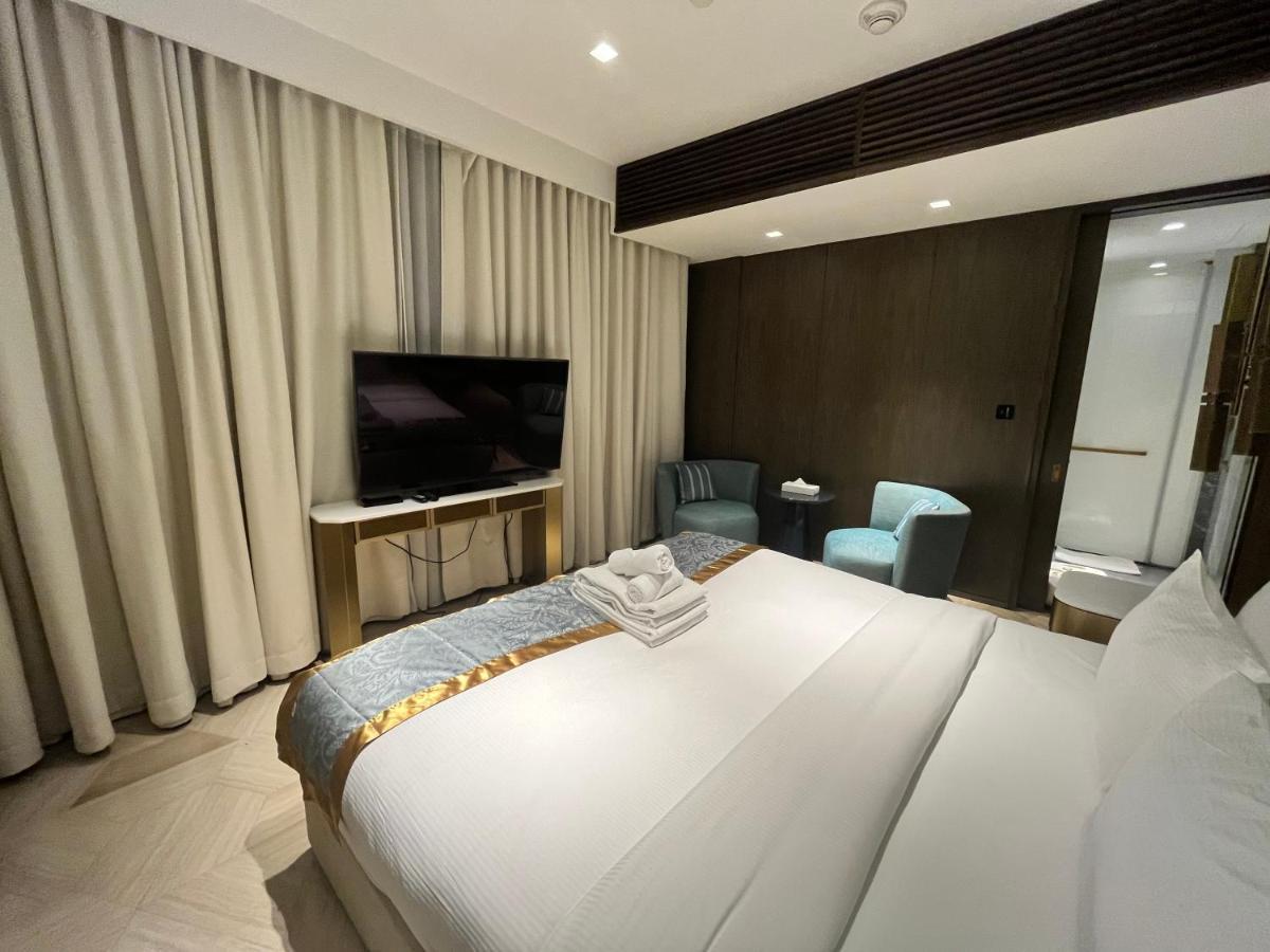 Five Palm Jumeirah - 2 Bedrooms & Maid Room In A Splendid Resort - Modernlux ดูไบ ภายนอก รูปภาพ