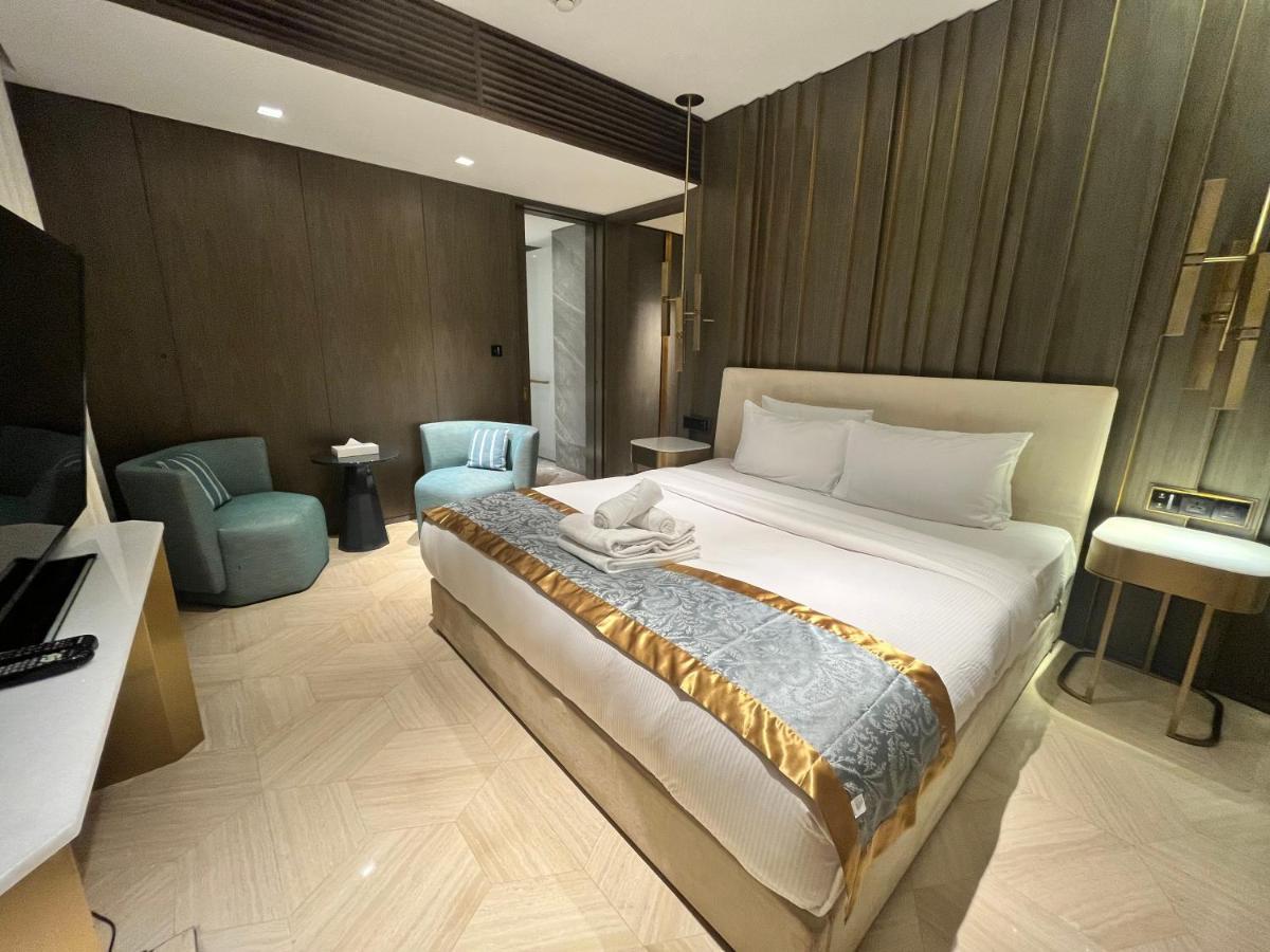 Five Palm Jumeirah - 2 Bedrooms & Maid Room In A Splendid Resort - Modernlux ดูไบ ภายนอก รูปภาพ